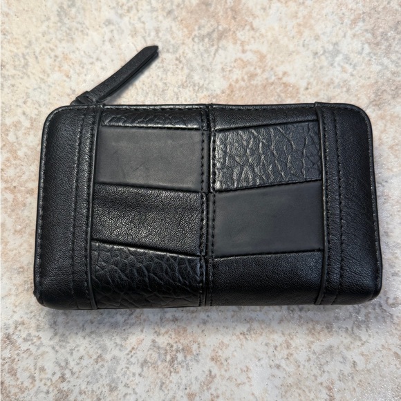 Jessica Simpson wallet - Picture 2 of 8